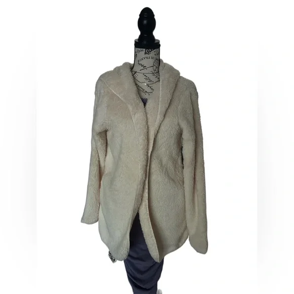 NWT Fuzzy Lightweight Coat - Picture 3 of 6